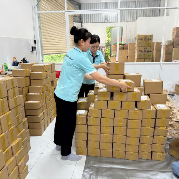 Bên trong xưởng đóng gói Hương Bến Tre 71 - Ảnh 1